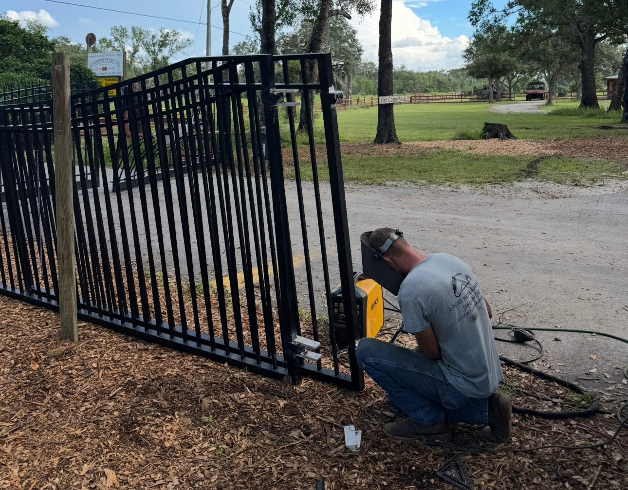Custom gates & fencing